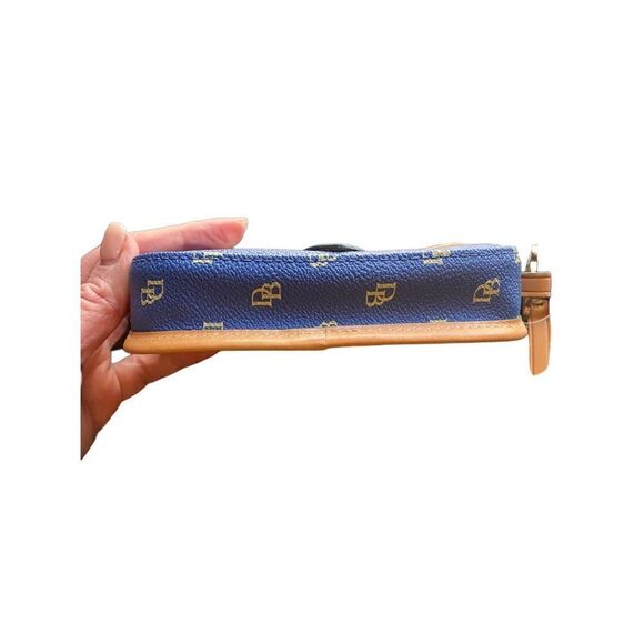 NWT Dooney & Bourke Blue Monogram Wristlet Flap Wallet Pouch Heart Pink Charm Ne - Picture 3 of 7